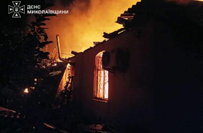Гасіння пожежі після атаки дронів на Миколаївщині