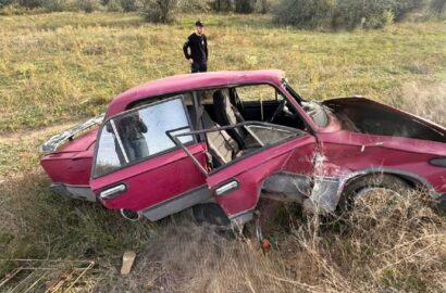 Наслідки перекидання автомобіля поблизу Новогригорівки на Миколаївщині