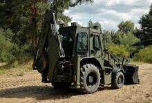 Український броньований екскаватор-навантажувач UAT-SPIDER