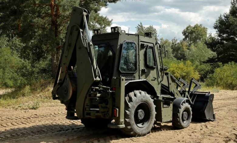 Понад три тонни вантажу: в Україні створили перший броньований екскаватор