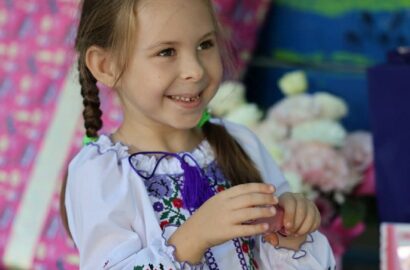 Миколаївські поліцейські вітають Злату Хомич із шестиріччям