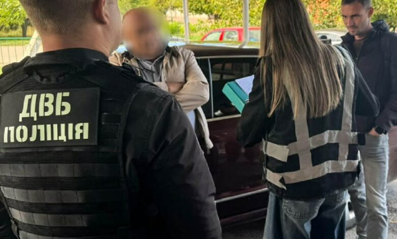 Затримання директора навчального закладу у справі про неправомірну вигоду