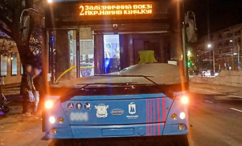 Поліцейські матеріали у справі про стрілянину в тролейбусі Миколаєва