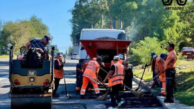 Аварійний ремонт дорожнього покриття на вулиці Троїцькій у Миколаєві