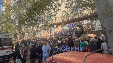 Черга до пункту приймання документів на «Зимову підтримку» в Миколаєві