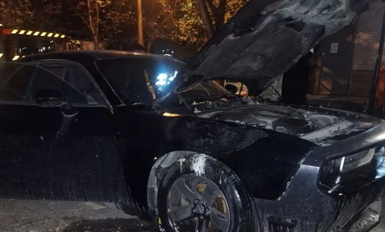 Ревнощі до колишньої довели до підпалу Dodge: батько залучив 17-річного сина