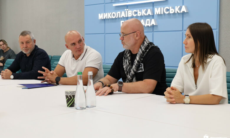 Ілюстративне фото підписання меморандуму про співпрацю міської ради Миколаєва та обласного ТЦК