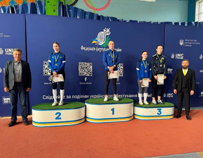 Вікторія Коротченко на чемпіонаті України з фехтування серед юніорів у Львові