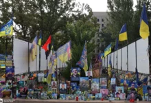 Вшанування загиблих захисників біля тимчасової Алеї слави у День міста Миколаєва