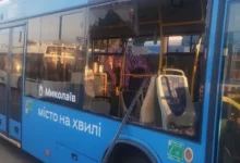 Пошкоджений унаслідок атаки тролейбус КП «Миколаївелектротранс»
