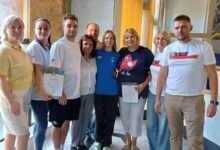 Показові виступи спортсменів під час Олімпійського уроку в басейні Водолій у Миколаєві