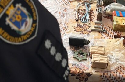 Наслідки вибуху саморобного пристрою в квартирі на Миколаївщині