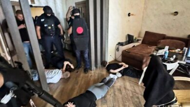 Орендована квартира, переобладнана під шахрайський call-центр у Миколаєві, і вилучена під час обшуку техніка