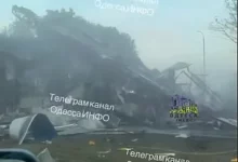 Практично зруйнована АЗС «Укрнафта» на трасі Миколаїв—Одеса після атаки