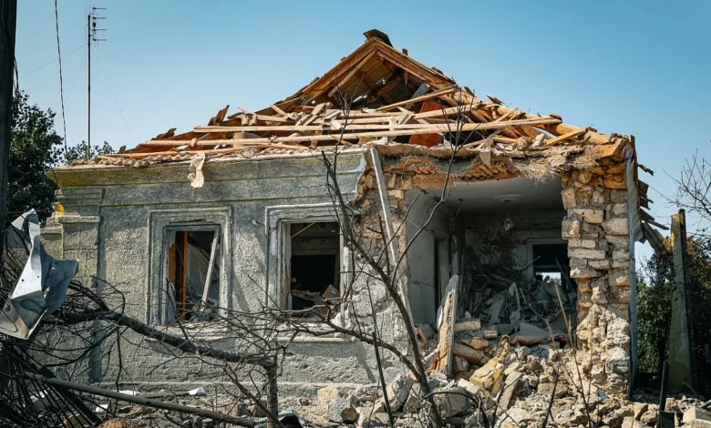 Пошкоджені житлові будинки в Миколаєві після ранкової атаки ударного дрона
