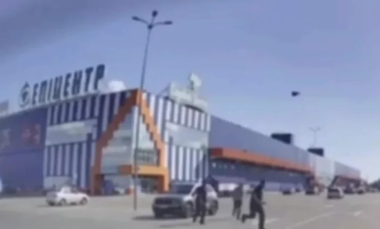 Відео атаки «Шахеда» на «Епіцентр» у Миколаєві