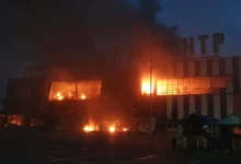 Пожежа та значні руйнування в центральній частині торговельного центру «Епіцентр» у Миколаєві після російських ударів