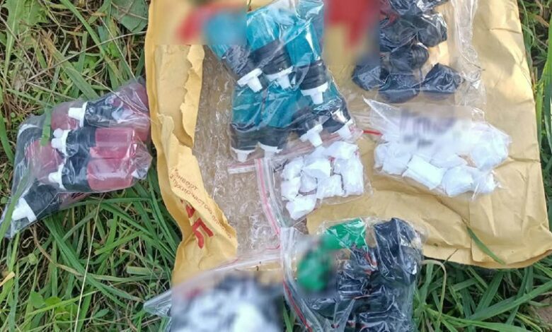Пакунок із розфасованими наркоречовинами, вилучений у чоловіка в Миколаєві