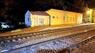 Загибель чоловіка, якого виявили травмованим біля колії на станції Бандурка