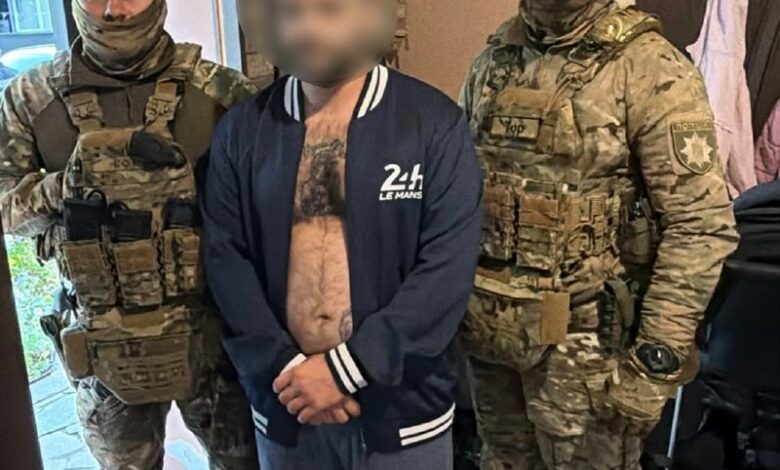 Розслідування вимагання грошей в утриманця Миколаївського слідчого ізолятора