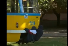 Небезпечний зацепінг за електротранспорт у Миколаєві