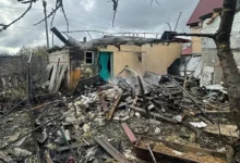 Наслідки удару російського безпілотника по приватних будинках у Миколаєві