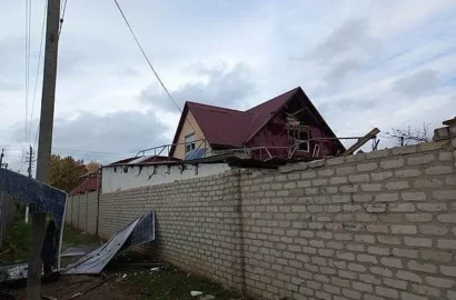 Наслідки удару російського безпілотника по приватних будинках у Миколаєві