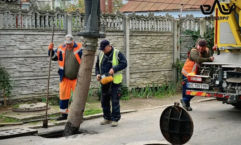 Усунення незаконних підключень каналізації до зливової мережі у 5-му Парниковому провулку Миколаєва