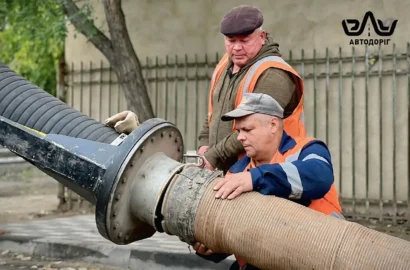 Усунення незаконних підключень каналізації до зливової мережі у 5-му Парниковому провулку Миколаєва