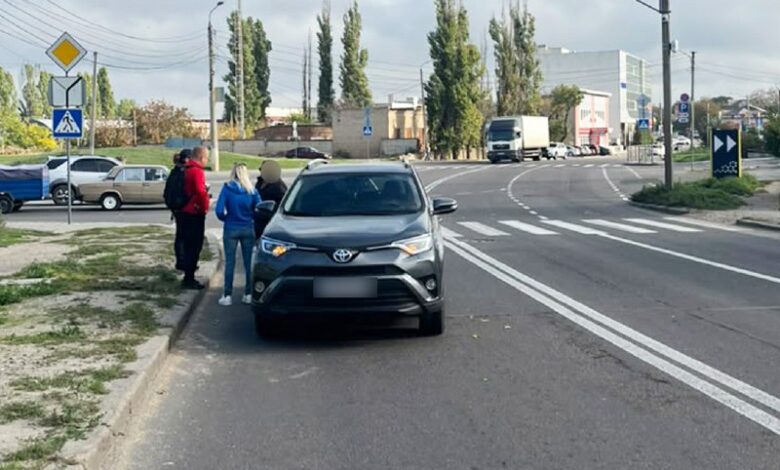 Місце ДТП за участю кросовера Toyota Rav 4 та пішохідки в Миколаєві