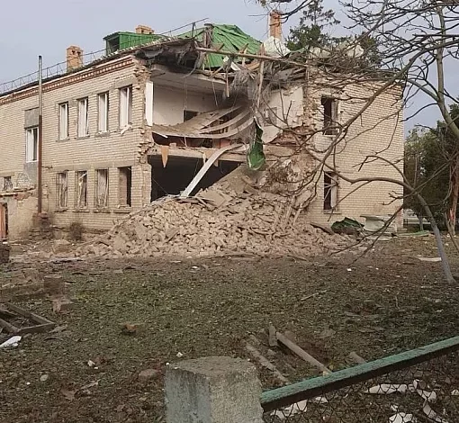 Наслідки обстрілу центру Дмитрівки на Миколаївщині