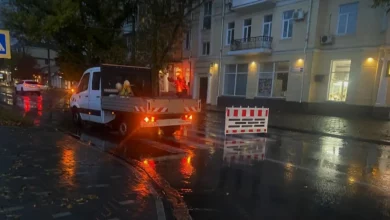 Очищення зливової каналізації на Центральному проспекті в Миколаєві