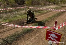 Ворожа міна на польовій дорозі неподалік Снігурівки
