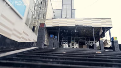 Наслідки російської атаки на торгові об’єкти у Сумах та Рівному