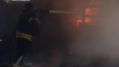 Пожежа на території вантажного термінала в Миколаєві після російської атаки