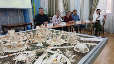 Картонний макет дитячого містечка «Казка», переданий Миколаївському обласному краєзнавчому музею