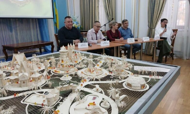 Картонний макет дитячого містечка «Казка», переданий Миколаївському обласному краєзнавчому музею