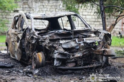 Наслідки ворожої атаки на Миколаїв: пошкоджені житлові будинки та автомобілі