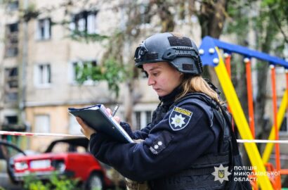 Наслідки ворожої атаки на Миколаїв: пошкоджені житлові будинки та автомобілі