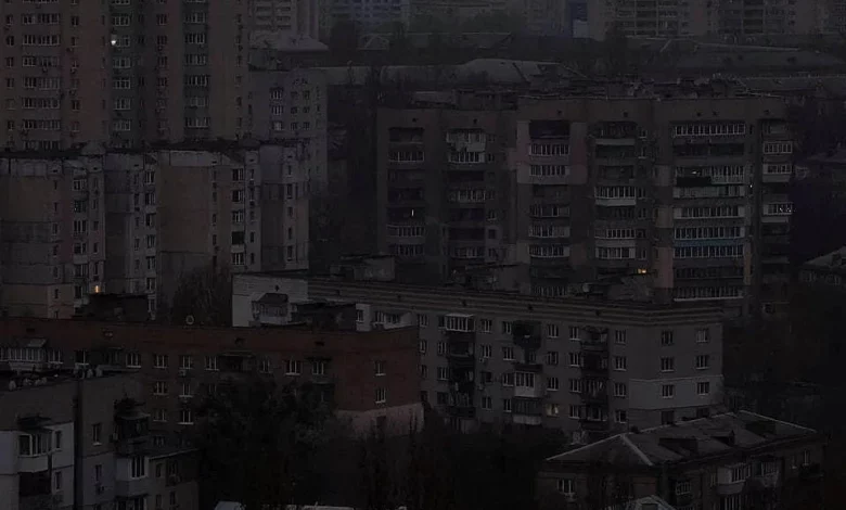 Російські атаки на енергетичну інфраструктуру України та загроза тривалих відключень світла