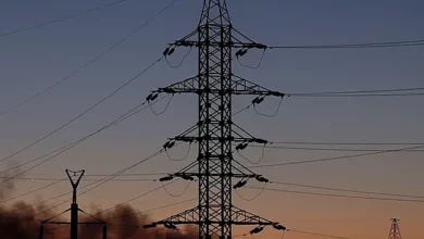 Дефіцит електроенергії через пошкодження енергетичних мереж України