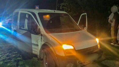 ДТП за участю мікроавтобуса та мотоцикла у Снігурівці