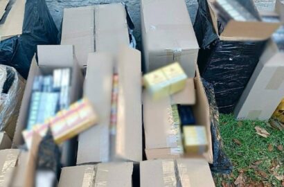Тютюнові вироби та алкоголь, вилучені під час перевірки автомобіля в Казанці