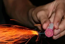 Скарга на підлітків із петардами на території школи №19 у Миколаєві