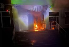 Пошкоджене внаслідок підпалу відділення банку в Миколаєві
