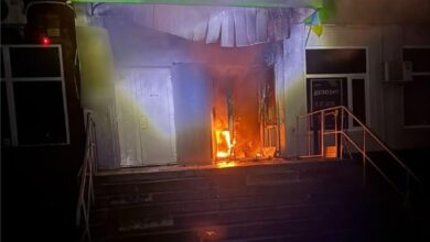 Пошкоджене внаслідок підпалу відділення банку в Миколаєві