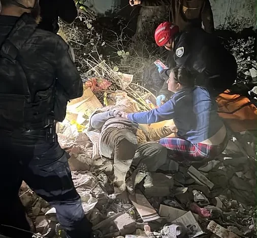 Наслідки російського удару по житловій п’ятиповерхівці в Запоріжжі