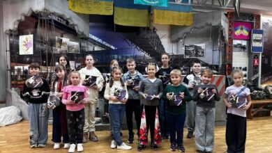Учасники дитячого конкурсу малюнків «Дякую, що захищаєш» у Миколаєві