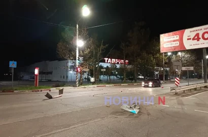 ДТП за участю Mazda 6 та Samand на Богоявленському проспекті в Миколаєві