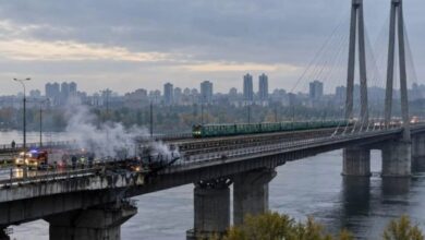 Південний міст у Києві, який зазнав повторних російських ударів